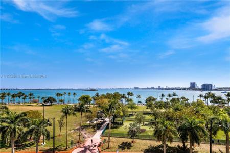 1800 N Bayshore Dr