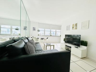 100 Lincoln Rd