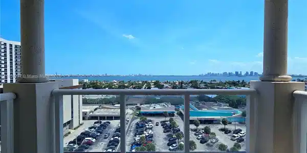 1625 Kennedy Cswy