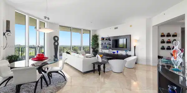 13621 Deering Bay Dr