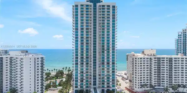Image 2: Ocean Palms on A1A