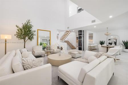 2000 S Bayshore Dr