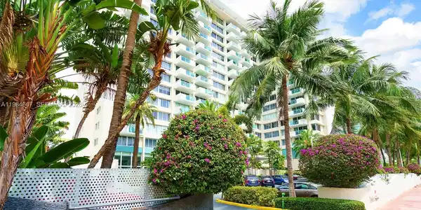 1200 West Ave