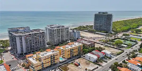 8888 Collins Ave