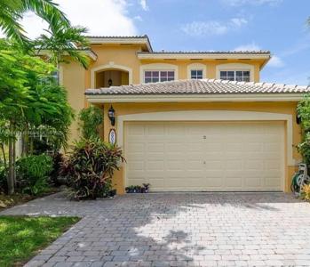 8902 SW 208th Ter