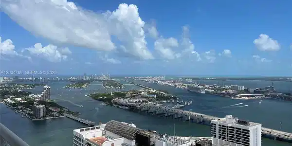 1750 N Bayshore Dr