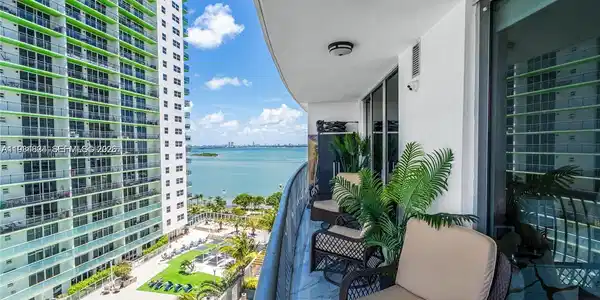 1750 N Bayshore Dr