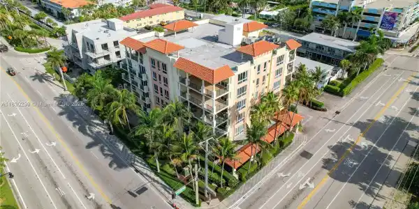 9 NE 20th Ave