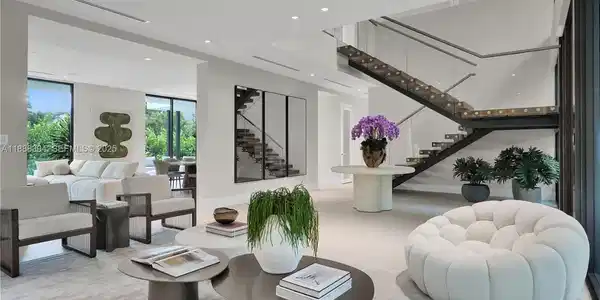 100 Hampton Ln