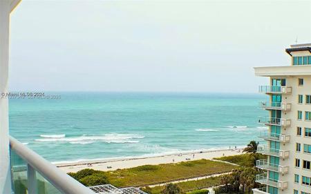 9511 Collins Ave