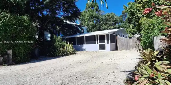 27 Pompano Ave
