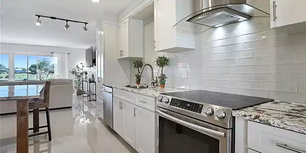 9169 SE Riverfront Ter