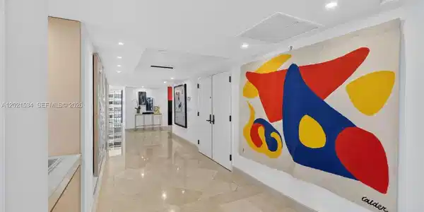 2 Grove Isle Dr