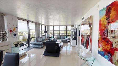 800 Parkview Dr