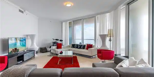16047 Collins Ave