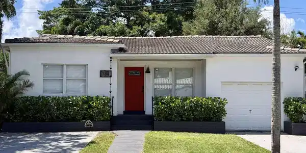 784 NE 81st
