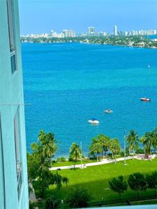 1900 N Bayshore Dr
