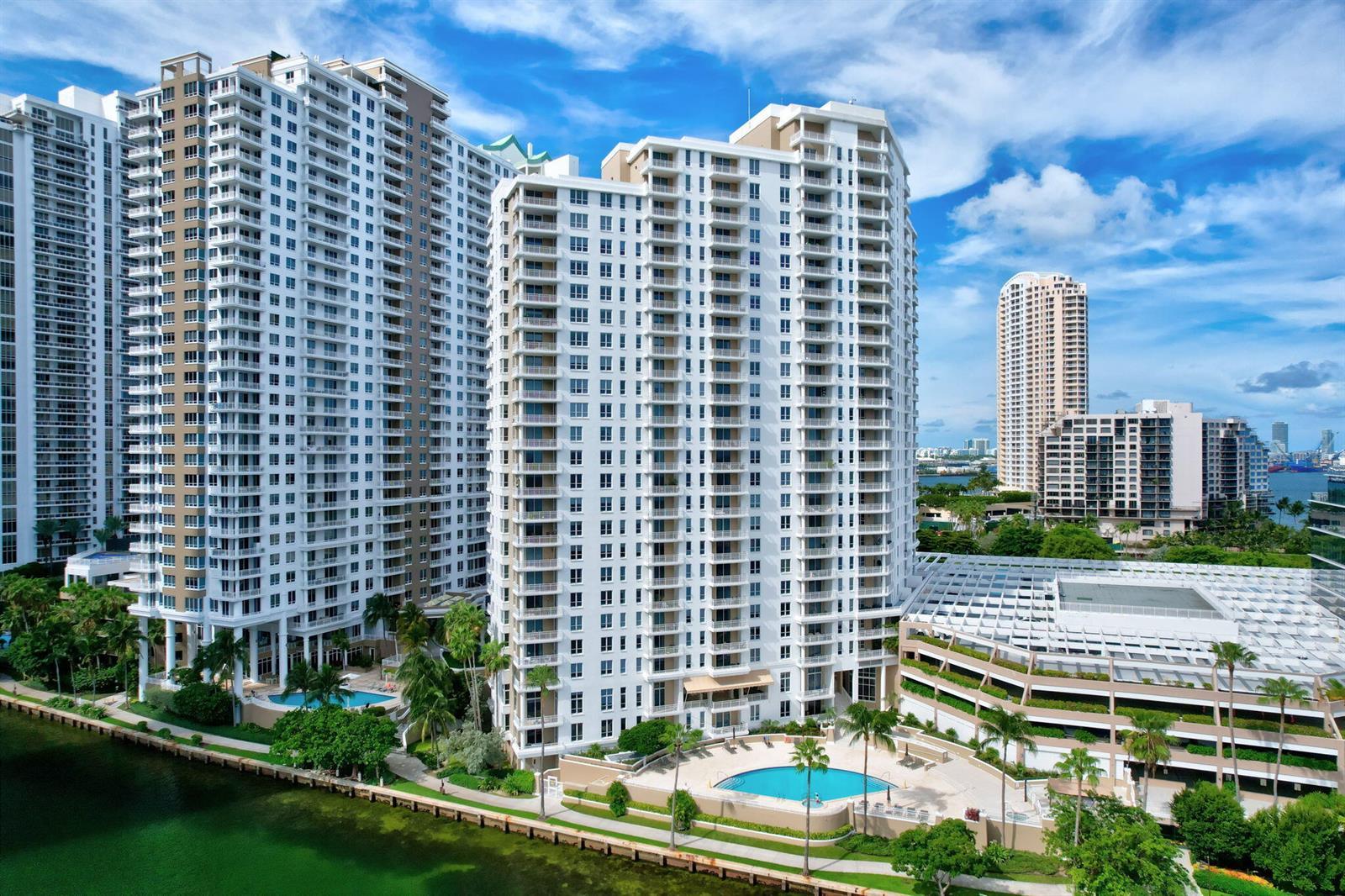 Image 3: 56-web-or-mls-DJI_0038_39_40