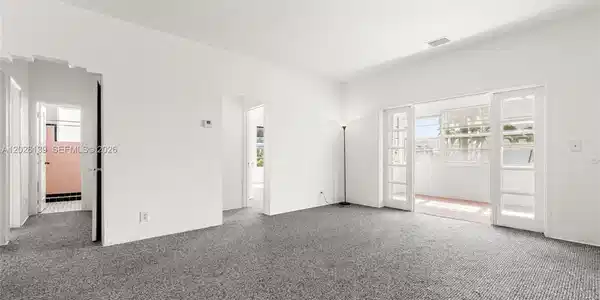 Image 4: Apt#3