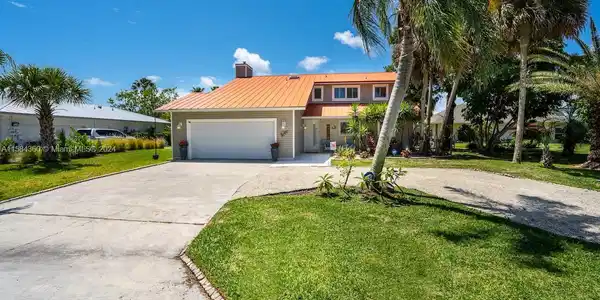 27 Sea Gull Ave