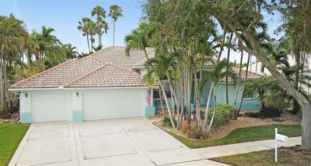 2705 Fairways Dr
