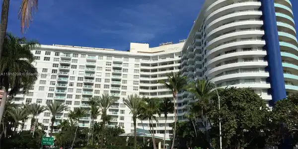 5161 Collins Ave