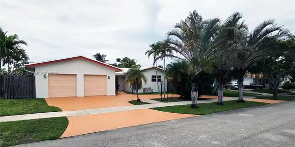 1245 Coral Ln