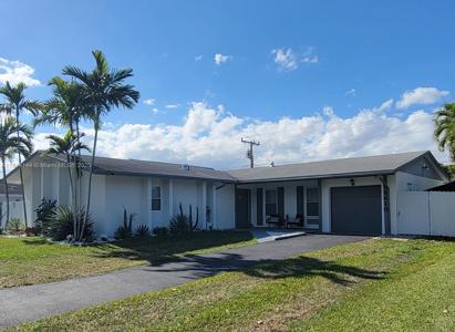 19610 Lenaire Dr
