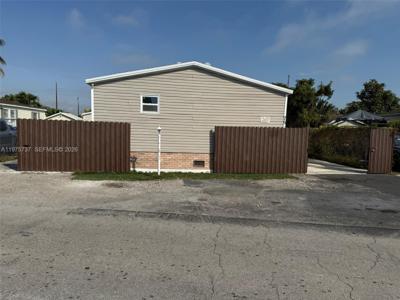 220 NE 12th Ave
