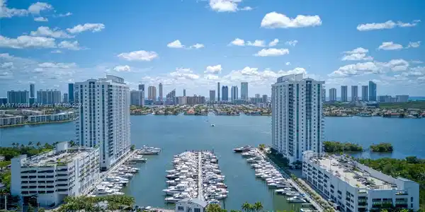 17301 E Biscayne Blvd