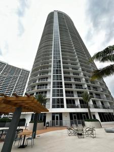 1750 N Bayshore Dr
