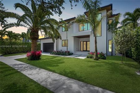 1940 Alamanda Dr