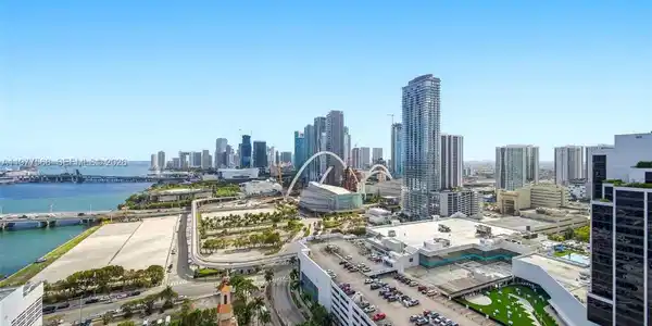 1717 N Bayshore Dr