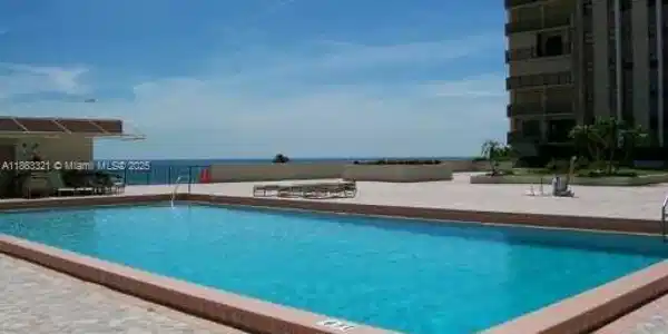 Image 3: Swimming Pool/Hot Tub/Sauna