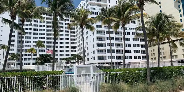 5005 Collins Ave