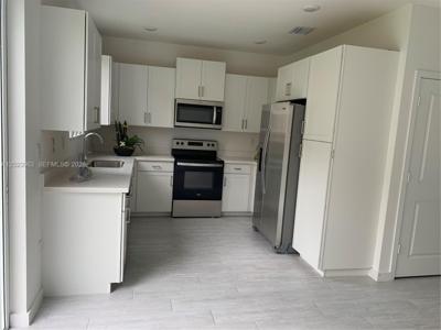 1068 SE 24th Ave