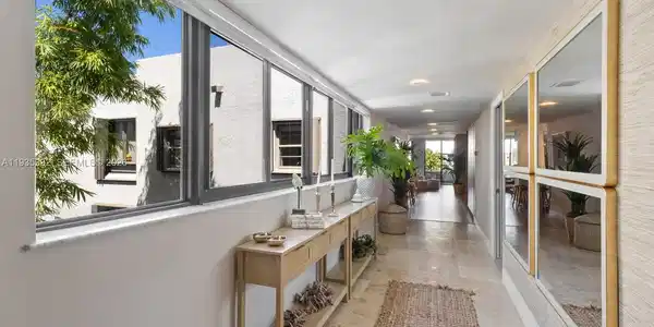141 CRANDON BLVD