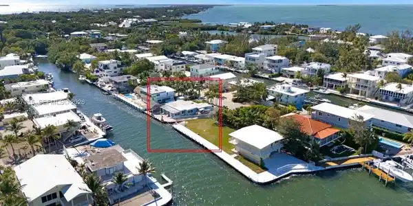 230 Jolly Roger Dr