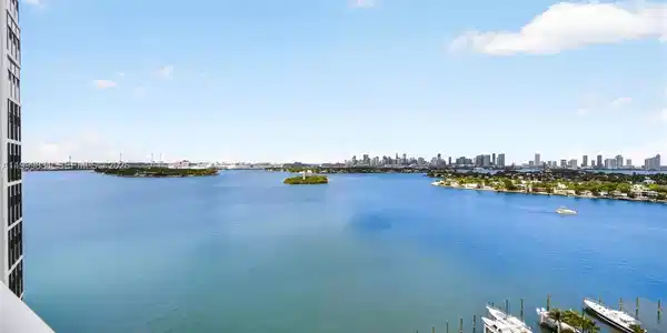 9 Island Ave