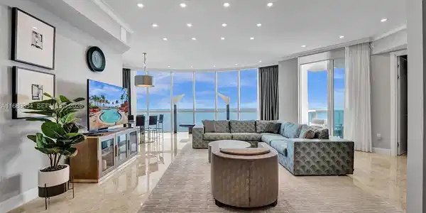 18101 Collins Ave