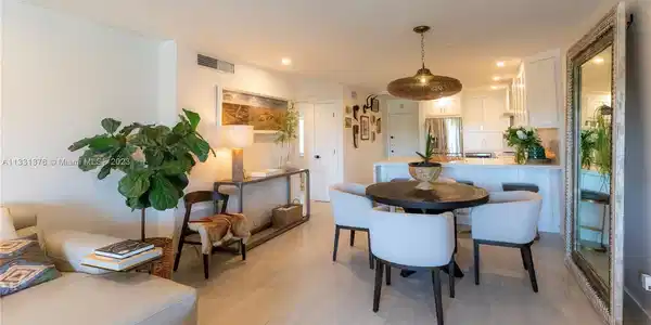 6815 Edgewater Dr Unit 307