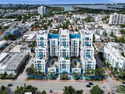 7600 Collins Ave