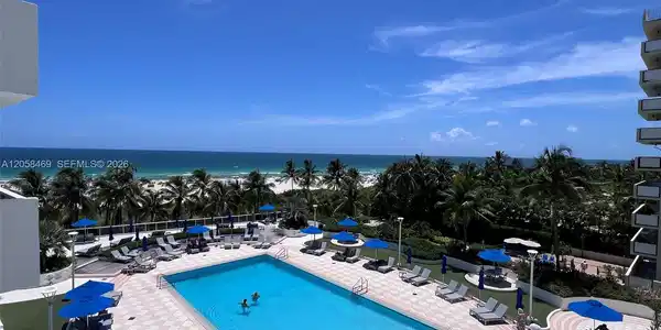 Image 4: View from private 542 balcony