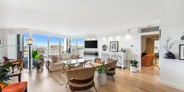 4000 Towerside Ter