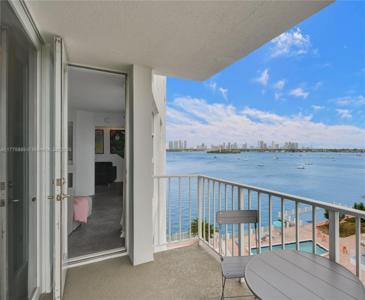 1228 West Ave