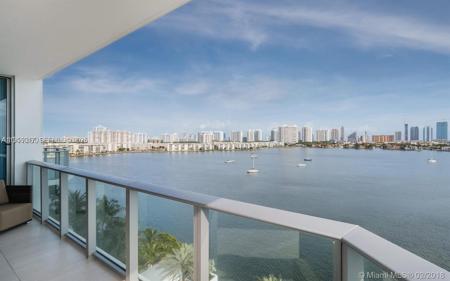 17111 Biscayne Blvd