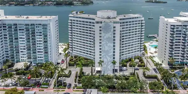 1100 West Ave