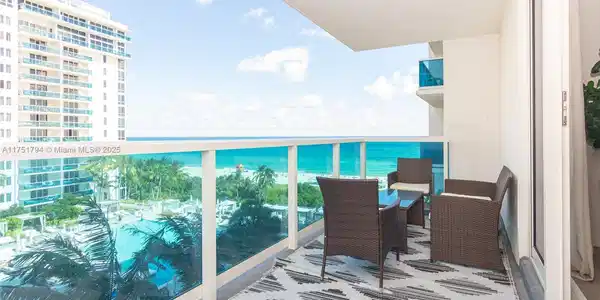 2301 Collins Ave
