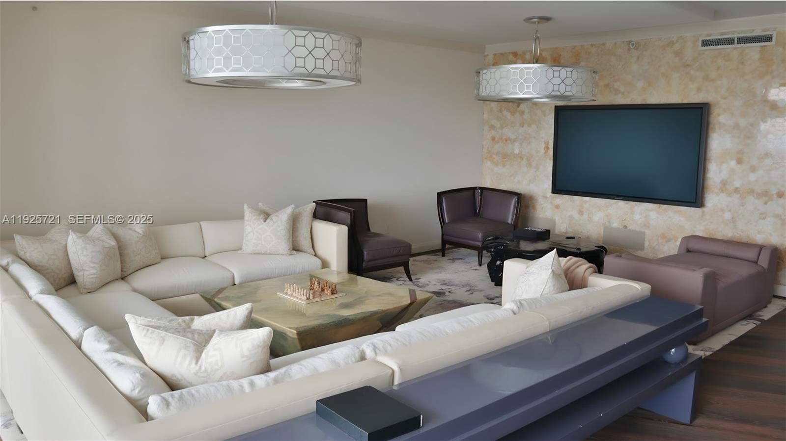 Image 2: Living Room