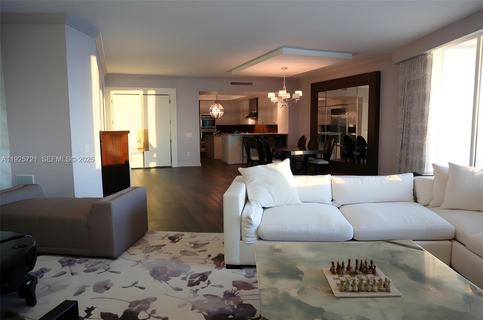 Image 4: Living Room